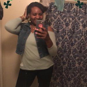 Meet your Posher, Feneisha